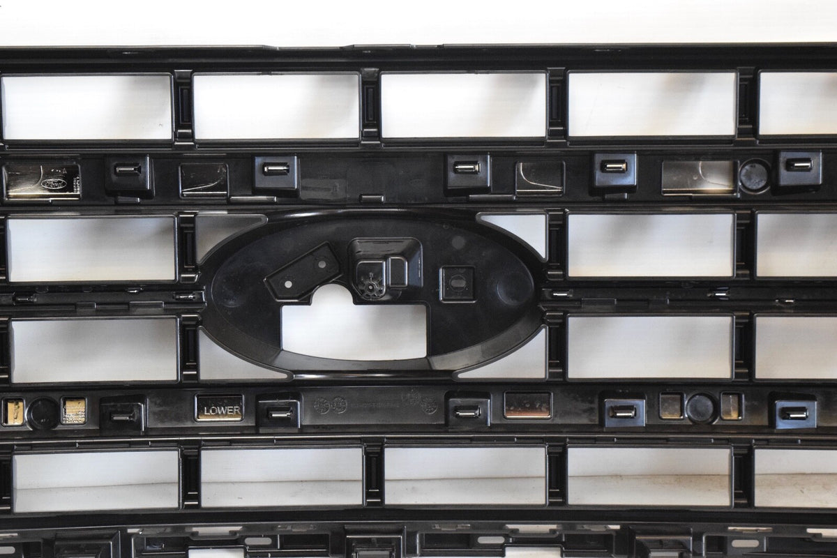 Original OEM OE New Take Off Grille LATIAT CHROME 2021-2022-2023 Ford F150