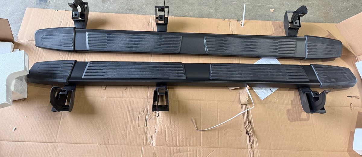 NEW GM 6" Rectangular Black Side Step Bars 86574747 Silverado 1500 EXT Cab 19-25