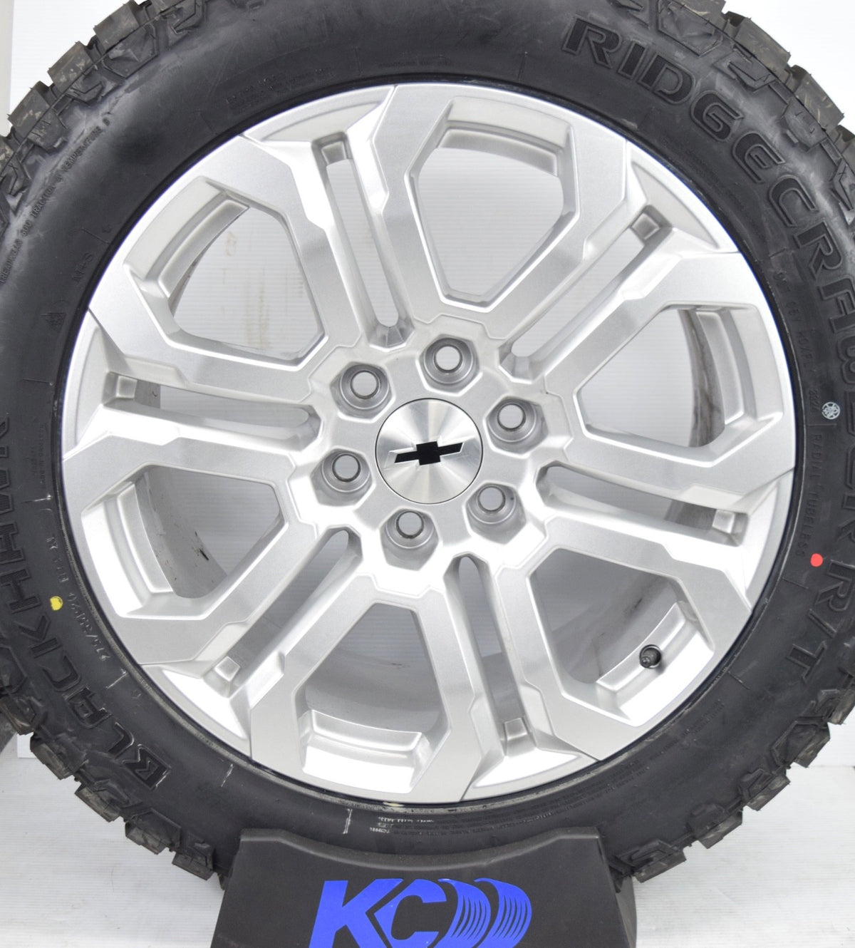 20" NEW Chevy Silverado Tahoe Silver OEM wheels rims tires 275/55R20 R/T Tires