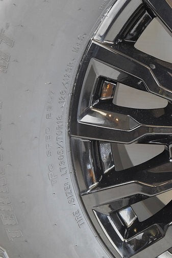 4 NEW 18” OEM  ALASKAN Gloss Black Wheels Rims Chevy Silverado 2500 3500 GDY