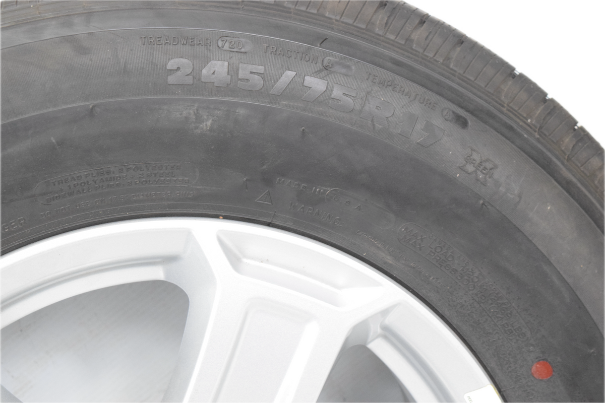 17"  SILVER JEEP WRANGLER  2018-2023 Factory OEM wheel rims tire  9216 SINGLE