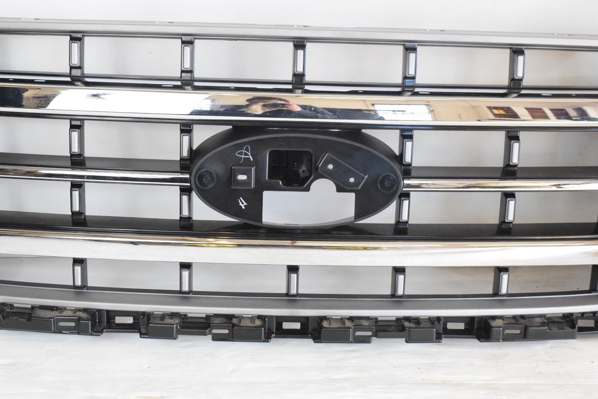 Original OEM OE New Take Off Grille LATIAT CHROME 2021-2022-2023 Ford F150