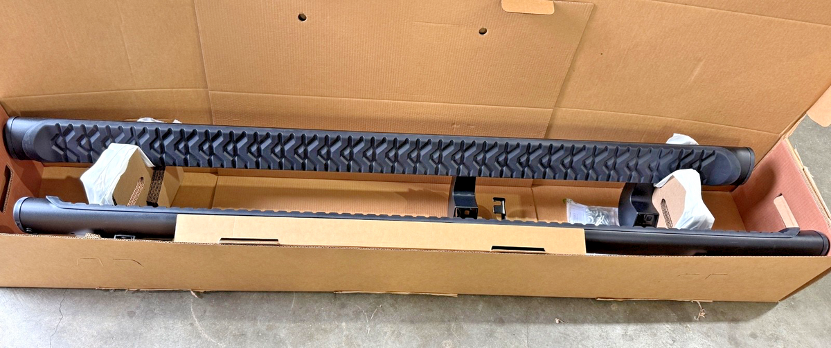 GM Chevy Suburban Factory OEM Z71 Textured Running Boards 21-26 84331817