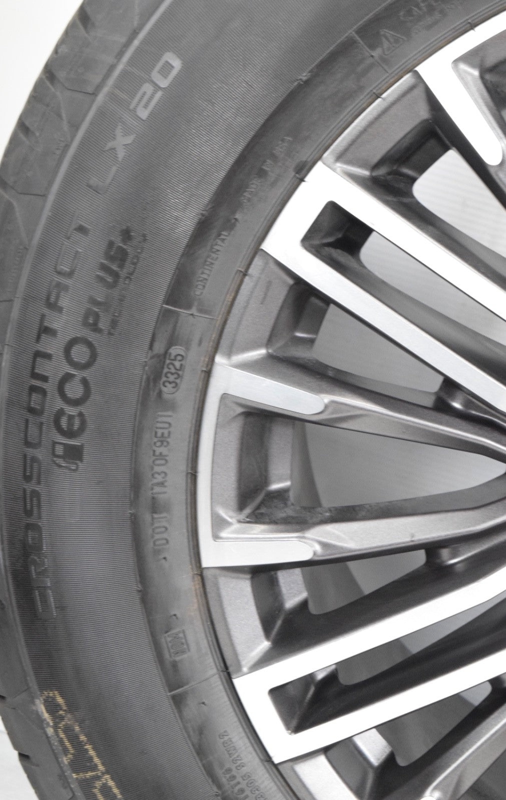 20" Chevy Silverado Tahoe OEM Machined Charcoal Takeoff Wheels Rims Tires