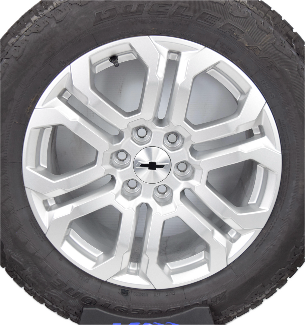 20" NEW Chevy Silverado Tahoe Silver OEM wheels rims tires 275/60R20 BBT