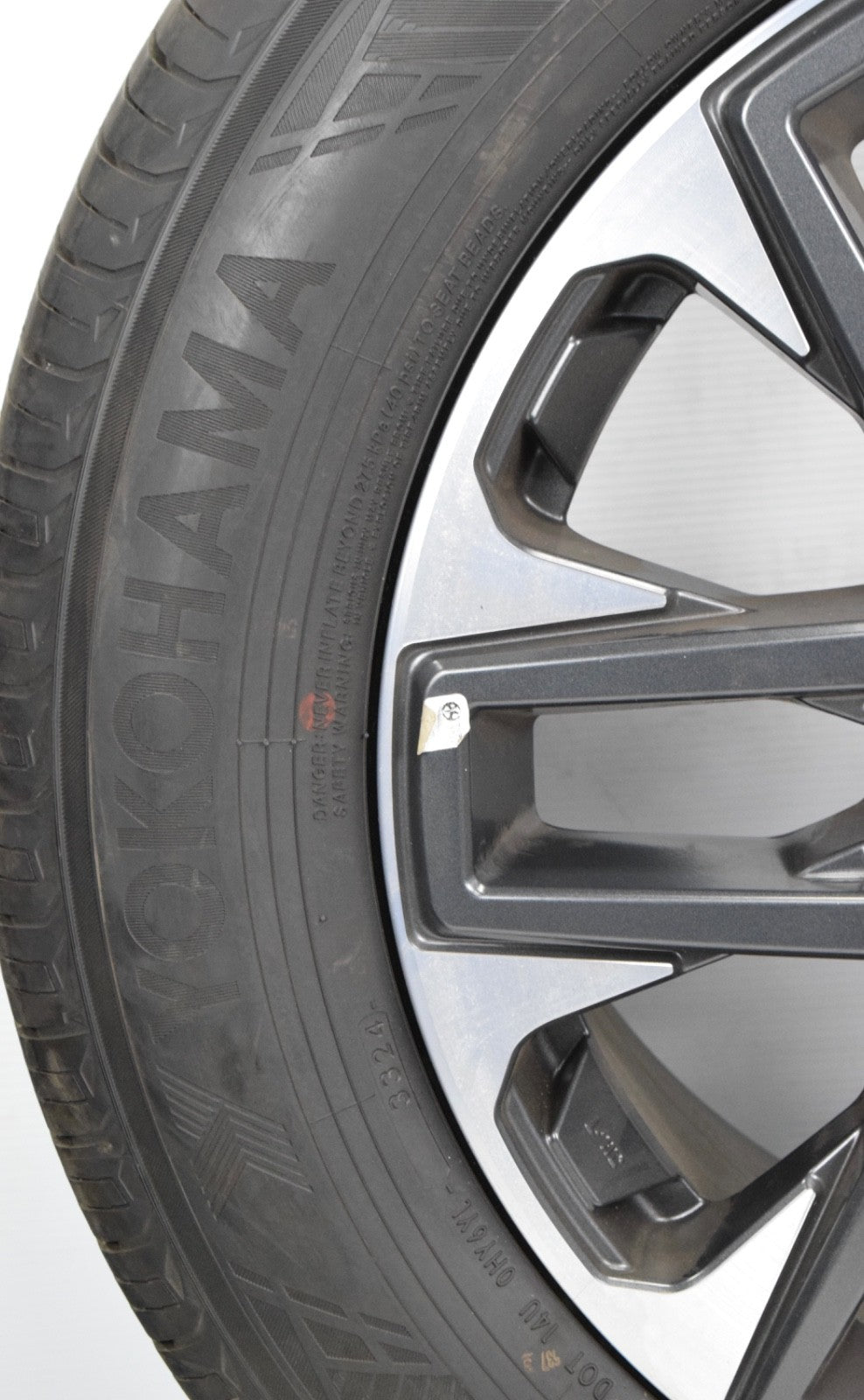 20" Tundra Platinum Toyota Sequoia OEM Machined Wheels Tires Limited 265/60R20 Y