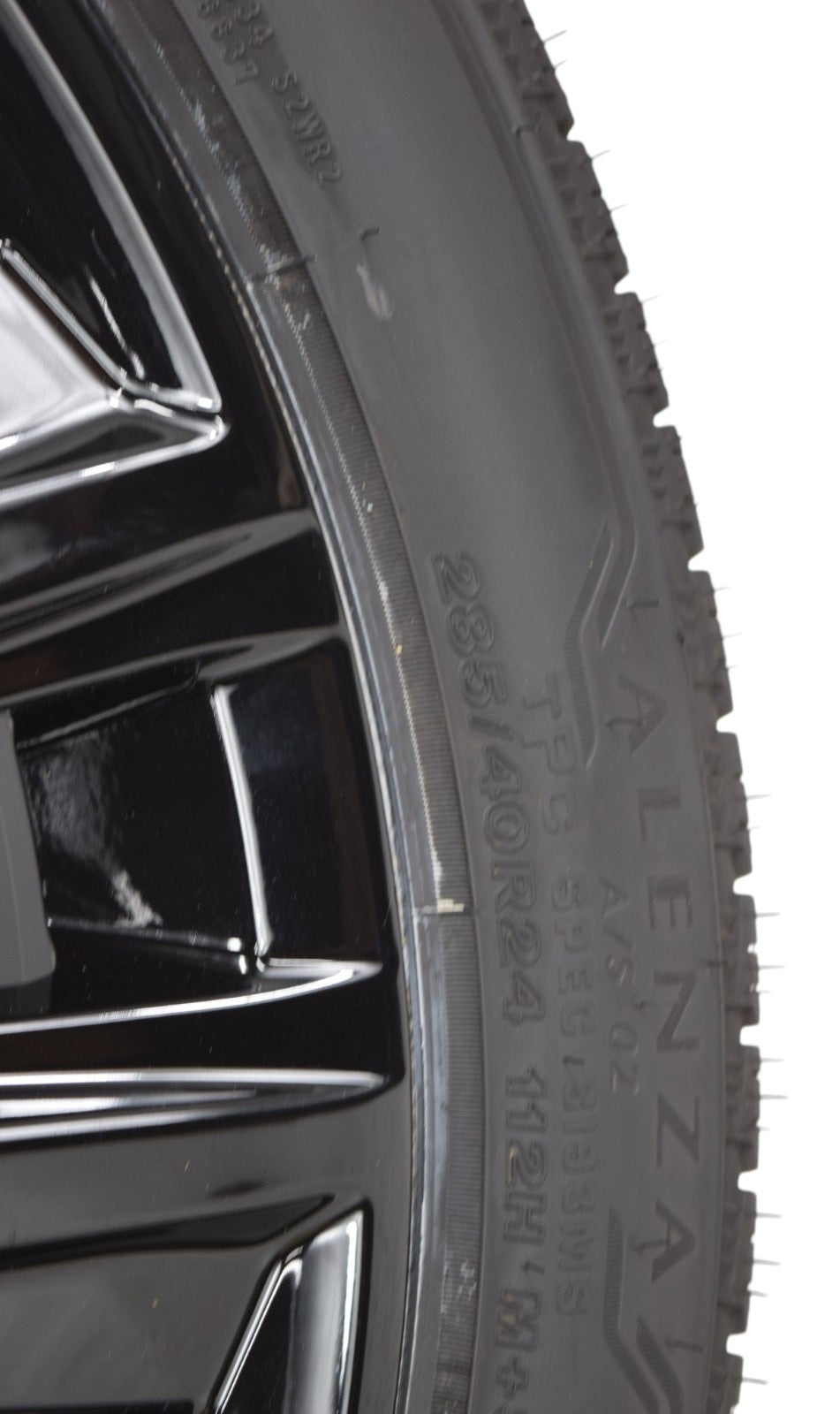 285/40r24