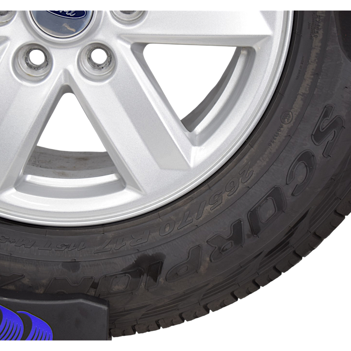 17" Ford F150 Expedition OEM Silver Takeoff Wheels Rims Tires 10339 Pirelli